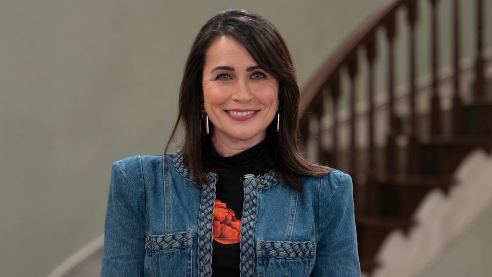 Rena Sofer said she is leaving Hollywood for "quieter and calmer times." (Christine Bartolucci/DISNEY via Getty Images)RENA SOFER