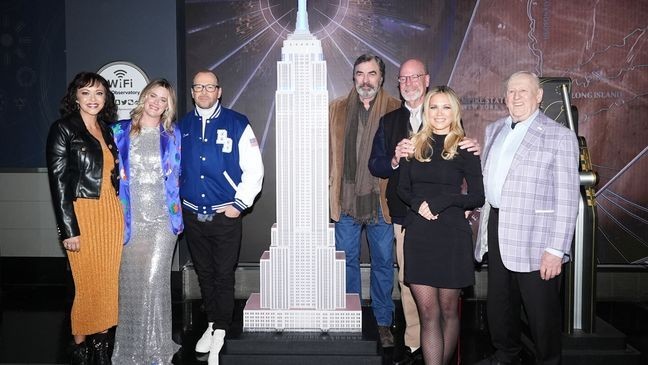 Marisa Ramirez, Abigail Hawk, Donnie Wahlberg, Tom Selleck, Vanessa Ray and Len Cariou. (Photo by John Nacion/Getty Images for Empire State Realty Trust)